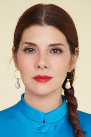 Marisa Tomei isLinda